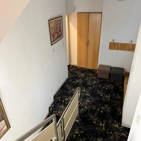 Oda ve Kahvaltı My Place Sarajevo-free Parking 3*